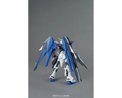 MG 1/100 FREEDOM GUNDAM VER 2.0 -Boutique De Modèles GUN83297 3